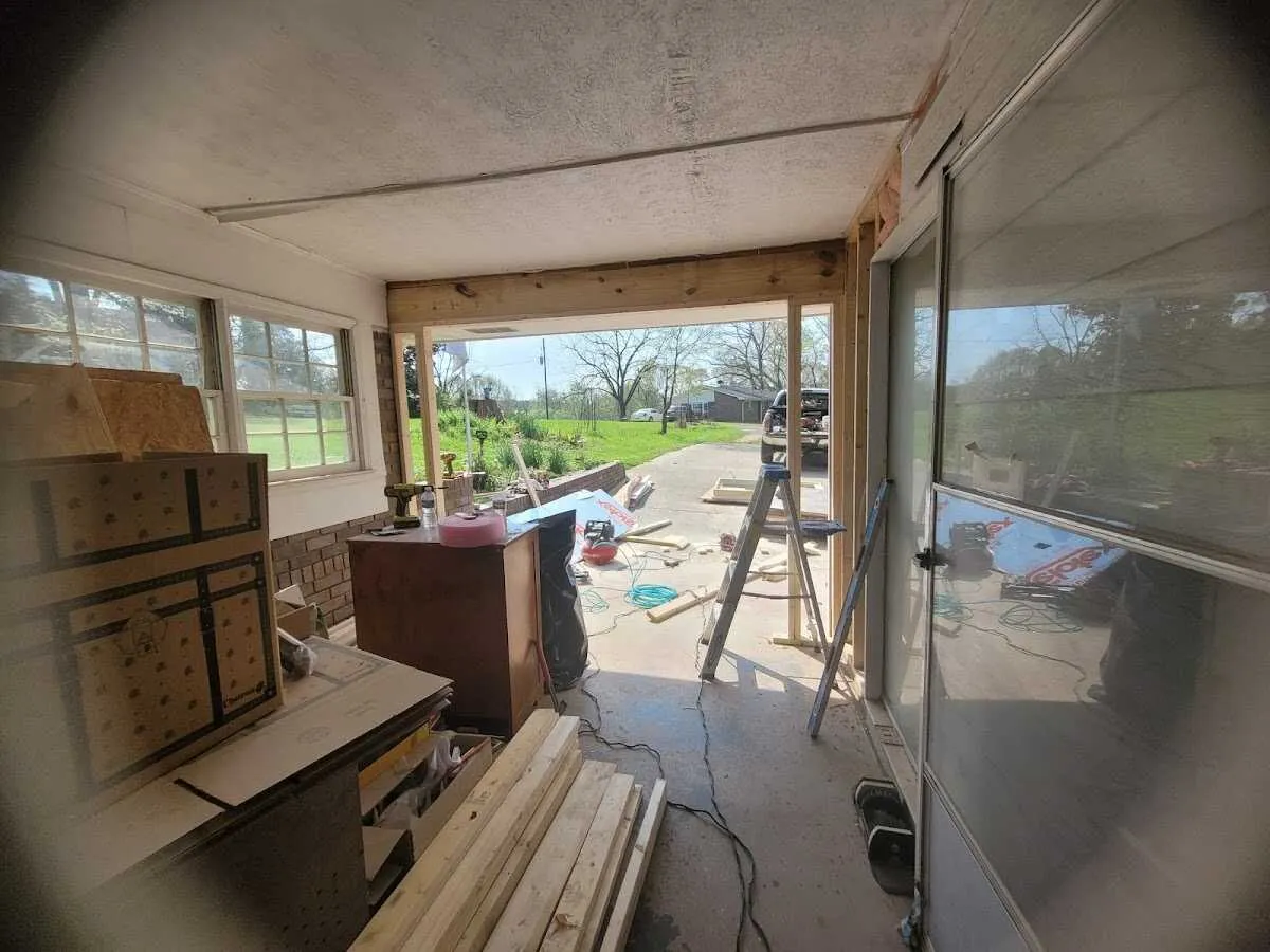 Air movers and dehumidifier for Water Mitigation Services in Milan